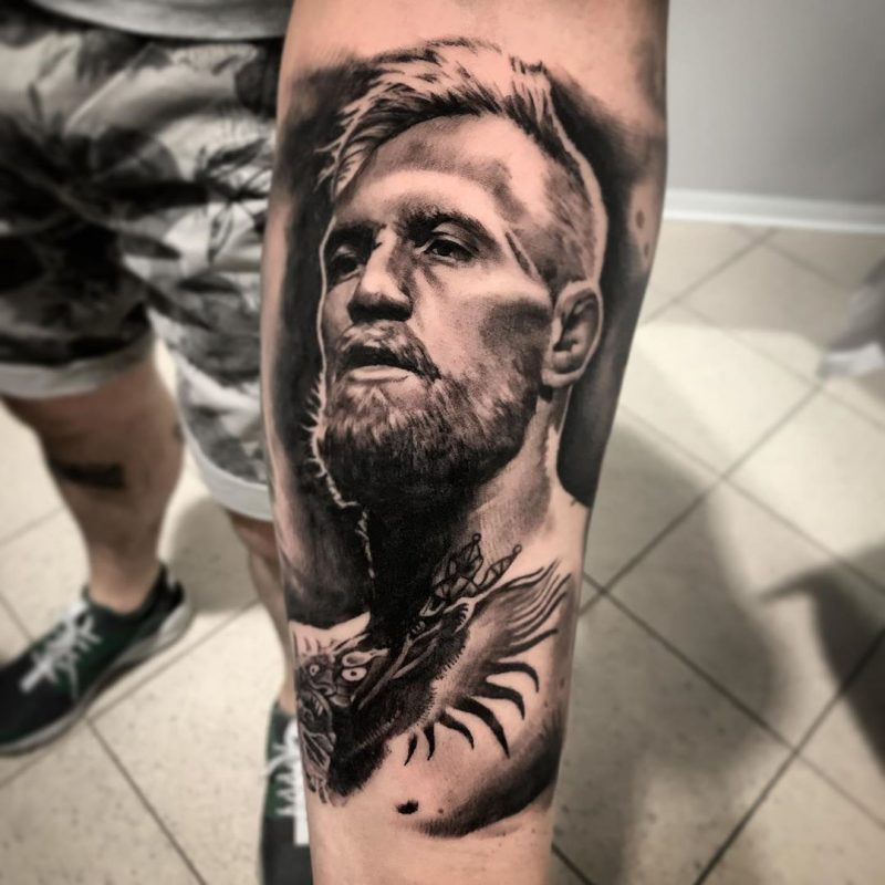 Thomas Azzarini 2019.07.11 piccolo @thenotoriousmma per Manuel. Grazie mille . . . . . . . . . . . blacka