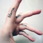 dedos tattoo
