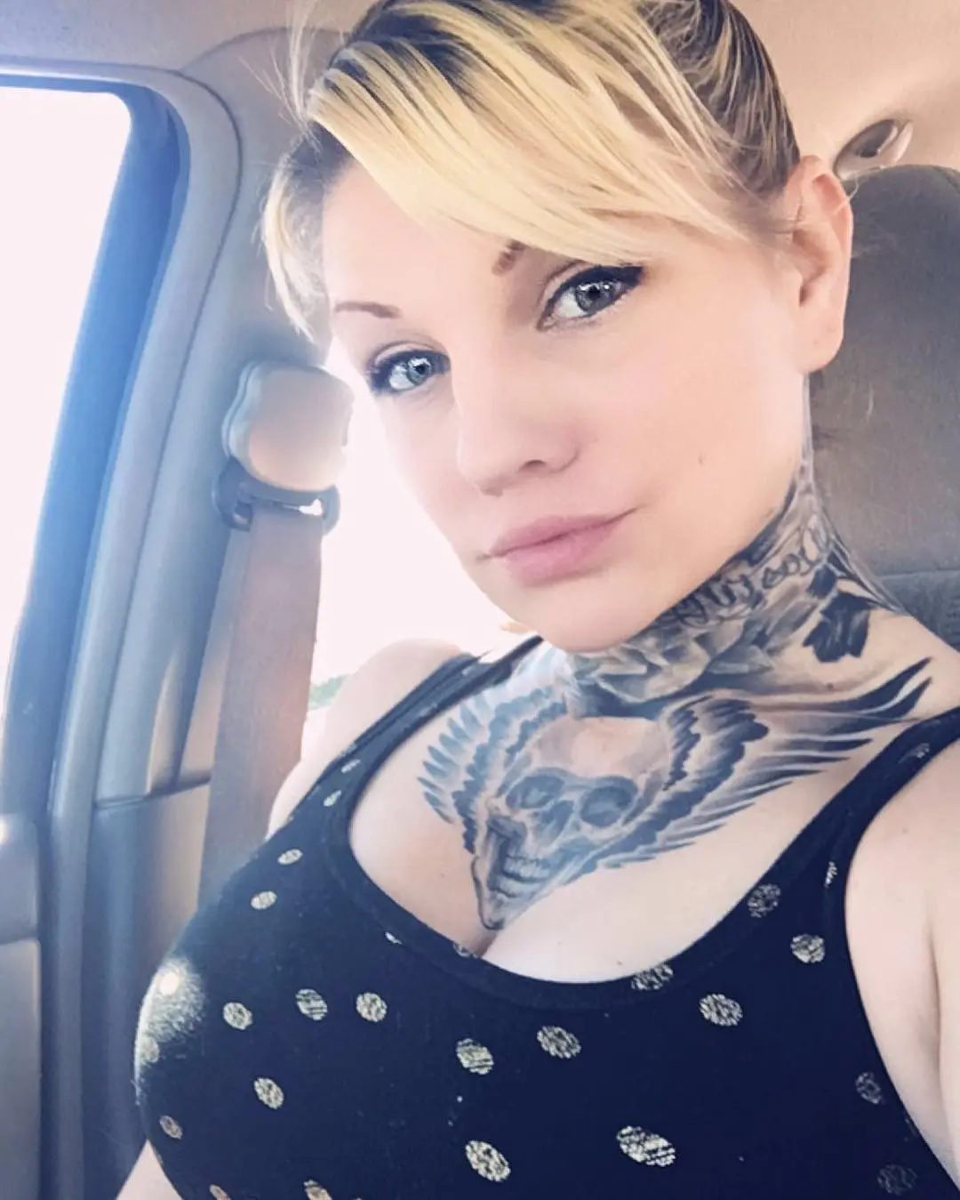 Galerías de Tatuajes Increíbles 43 2019.03.21 Loving the warmth from the sun in the car😊 lol its true This cold weather is