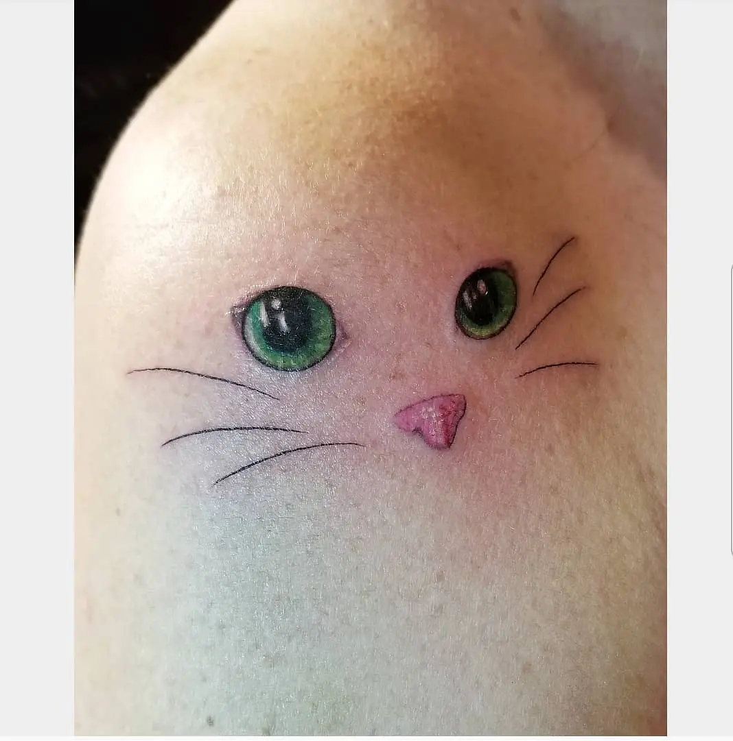 Galerías de Tatuajes Increíbles 23 Amanda 2019.03.06 Brendas kitty has big green eyes ♡♡ thinking of adding its ears but for now th