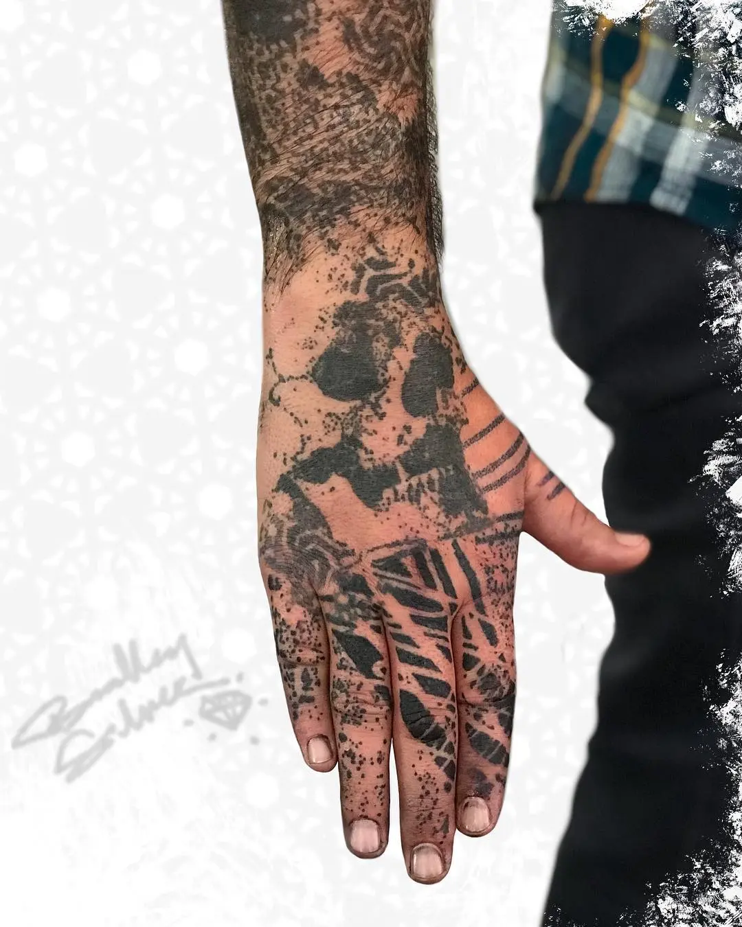 Galerías de Tatuajes Increíbles 19 Bradley Silver 2019.03.07 1 of 2 ҒᎥИᎥᎦᎻᎥиᏀᎢᎾᏌ¢ᎻᎬᏕ • мσƨтℓʏ нɛαℓɛ∂•ғιиɢɛяƨ ғяɛƨн • • • • bradleysilvertattoo