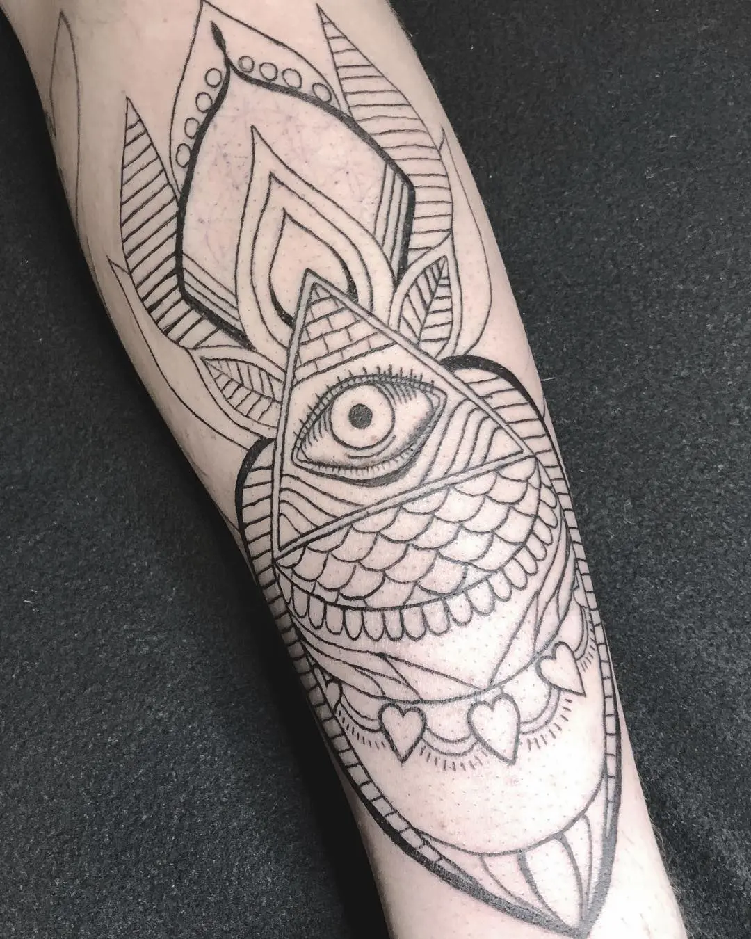 Galerías de Tatuajes Increíbles 31 Camille Lessard ☠️ 2019.03.07 In Progress After 5 hour tattoo tattoos tats illuminatitattoo geometri