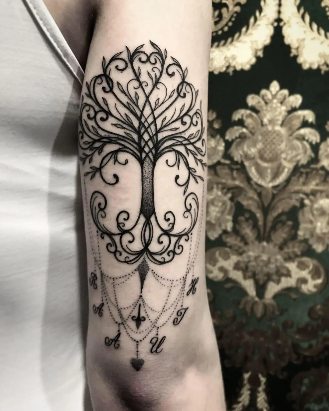 Galerías de Tatuajes Increíbles 12 DOTTY SMITH TATTOO 2019.04.14 1 of 3 Its been the week of family related tattoos 🖤 Family tree for my lovely custom