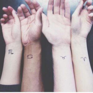 Tatuajes Para Celebrar Lazos Eternos Entre Amigas y Amigos 33 tatuajes para amigos y amigas