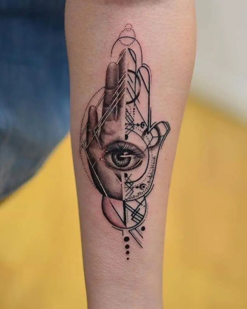 Galerías de Tatuajes Increíbles 14 Eli Tattoo Studio 2019.03.16 Geometric Hamsa by @alecscraciun with @eternalink 🤚👨🎨 eternalink eternalta