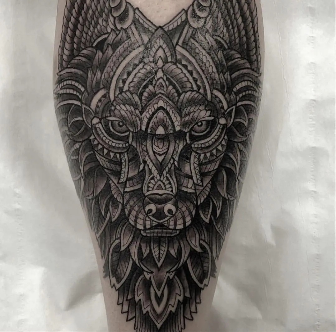 Galerías de Tatuajes Increíbles 25 Emerald Tattoo Company 2019.03.21 Wolf tattoo based on an image @samfishertattoos customer brought in • • • • •