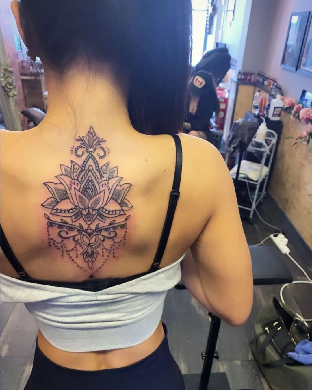 Galerías de Tatuajes Increíbles 8 G R A C Y A N N 🌹 2019.04.20 Smaller waist wider lats 🙌🏽 Training back does make your waist smaller ✔️ .