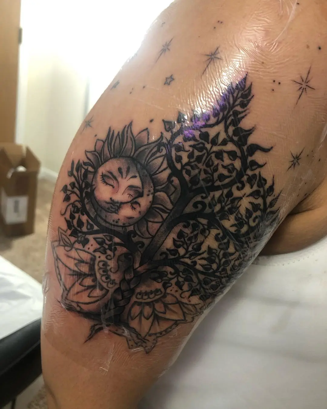 Galerías de Tatuajes Increíbles 19 Geraldina 👩🏻🎨🇻🇪 2019.04.25 1 of 2 Diseno personalizado. Una vez mas olvide tomar la foto antes de cubrirlo. Lo si