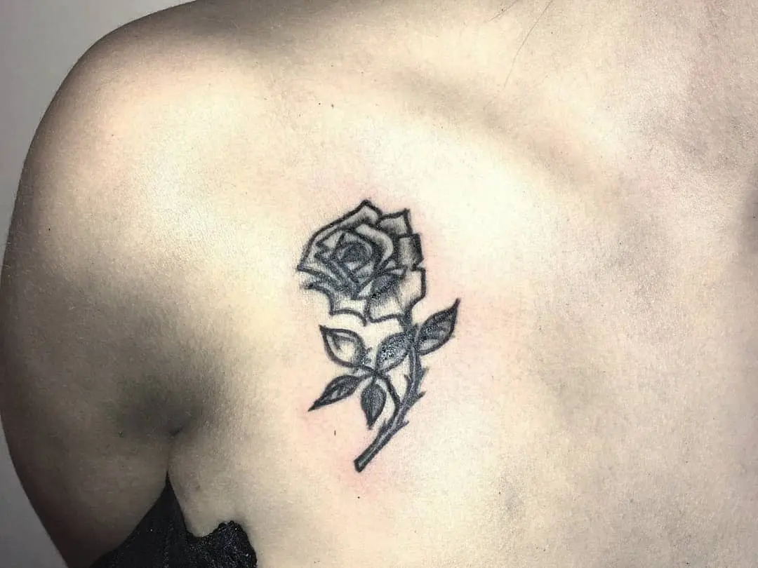 Galerías de Tatuajes Increíbles 22 Jagoda Tatara 2018.12.22 3 of 3 Love Rose 🌹 letsdotattoo rosetattoos rosetattoo tattoogirl clavicletattoo