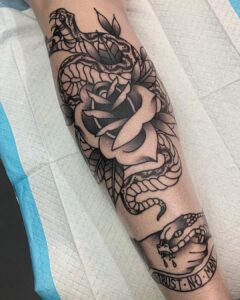 Tatuajes fascinantes para embellecer tus pantorrillas 6 tattoo gemelo