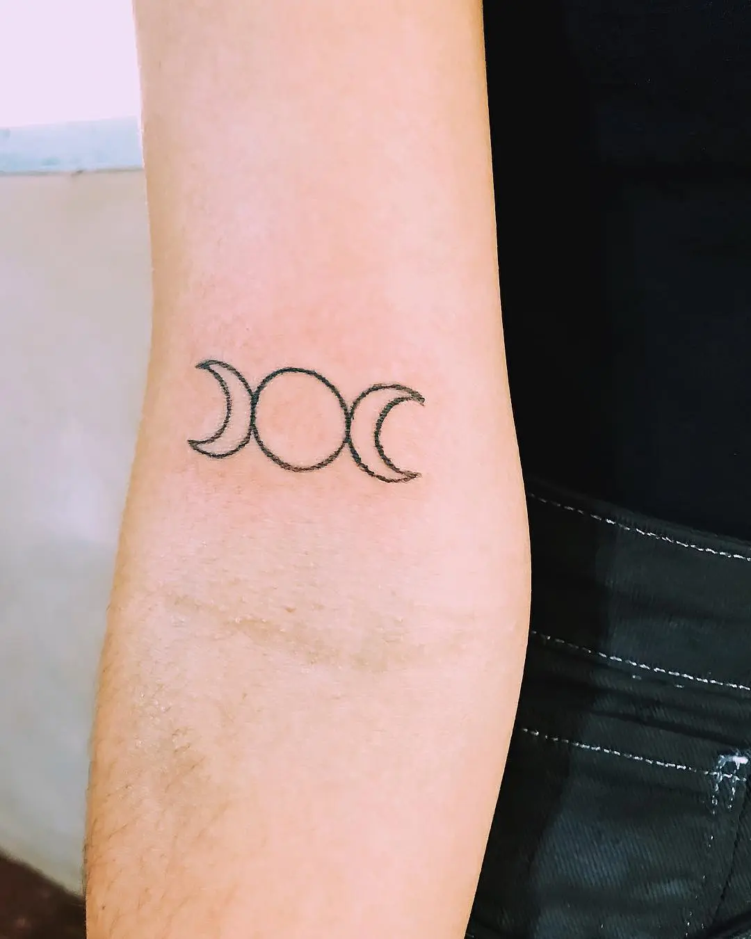 Incredible Tattoo Galleries 24 Jean Walter Tattoo 🛸 2019.04.25 1 of 2 🌒🌓🌕🌗🌘 inktattoo tatuagem tattoos tattoo blackwork moontattoo