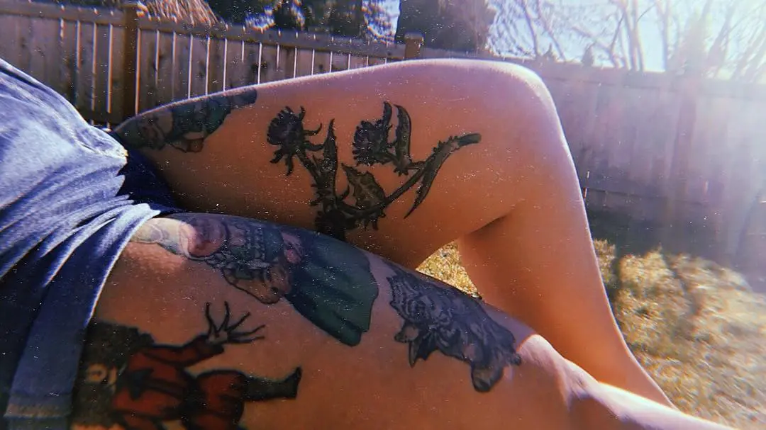 Galerías de Tatuajes Increíbles 22 Jeryn Pasha 2019.03.21 🌞🌸🖤 Skies out Thighs out 🌞🌸🖤 . . . . womenwithtattoos tattoos thight 1