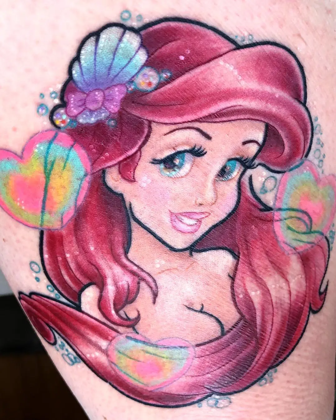 Galerías de Tatuajes Increíbles 27 Kerri Boyle 2019.03.19 My absolutely beautiful new thigh tattoo by @paisleypopart 😻😻😻 I can not beli 1
