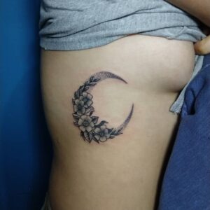 90 Tatuajes de Lunas y Sus Fases Lunares 11 tattoo Lunas