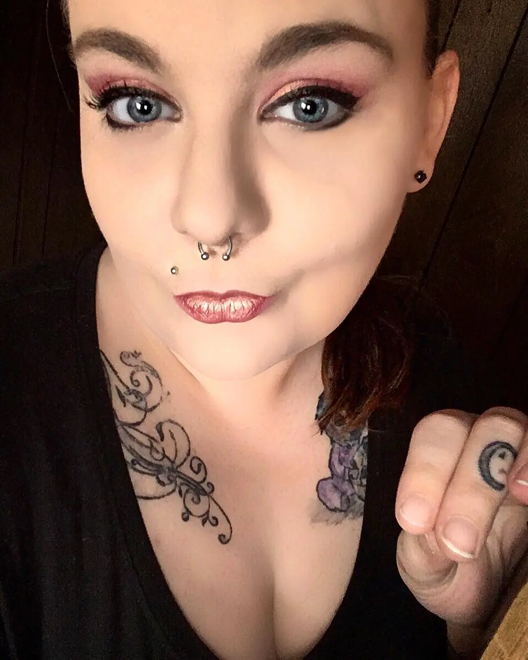 Galerías de Tatuajes Increíbles 28 Sara Osborn 2019.03.22 Throwback 🖤 I love rose gold and blush pinks @ColourPopCosmetics pressed sha