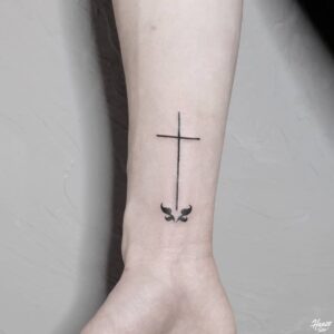 90 Tatuajes de Cruces Cristianas, Celtas... ✝️ 31 Tatuajes de Cruces