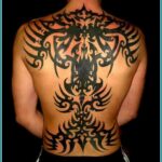imagenes de tatuajes tribales en la espalda para hombres