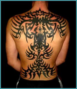 90 Tatuajes Tribales Asombrosos 2 imagenes de tatuajes tribales en la espalda para hombres