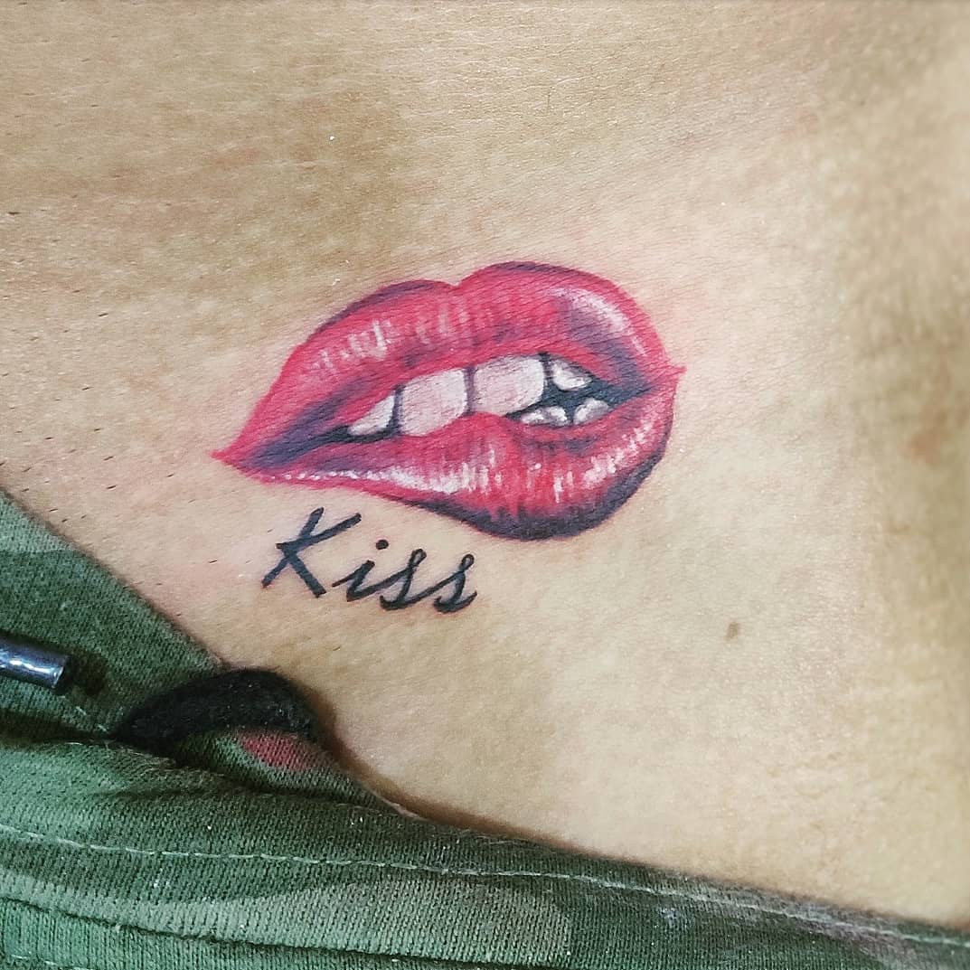 58 Sexy Lip Tattoos 9 labio tatoo