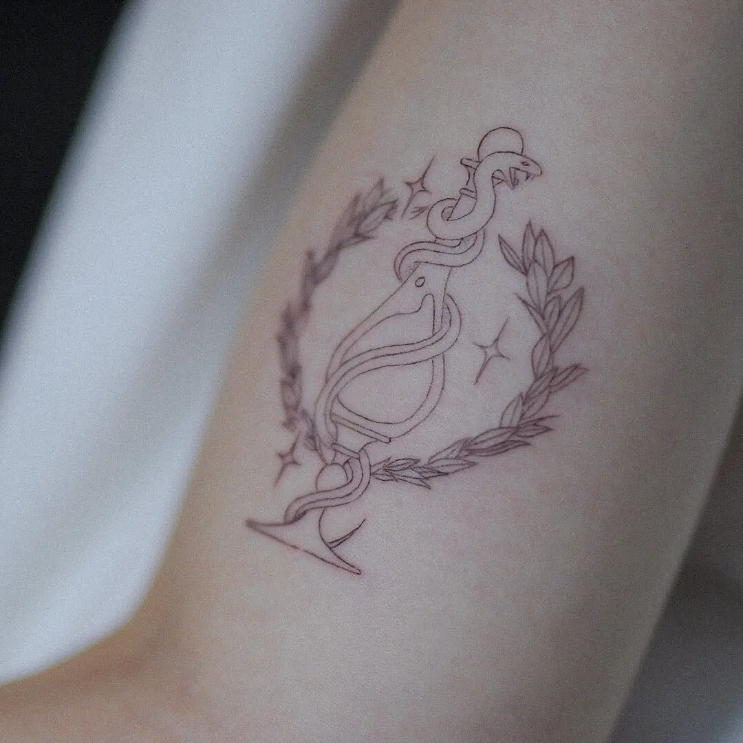 Galerías de Tatuajes Increíbles 18 𝐍𝐎𝐗 𝐓𝐀𝐓𝐓𝐎𝐎 2020.08.01 ✦ 사주에 부족한 오행을 타투로 채우는 꿀팁을 들었어요•••🙉 . . . 홍대타투물타투감성타투향수병타투뱀타투월계관타투라인타투빈티
