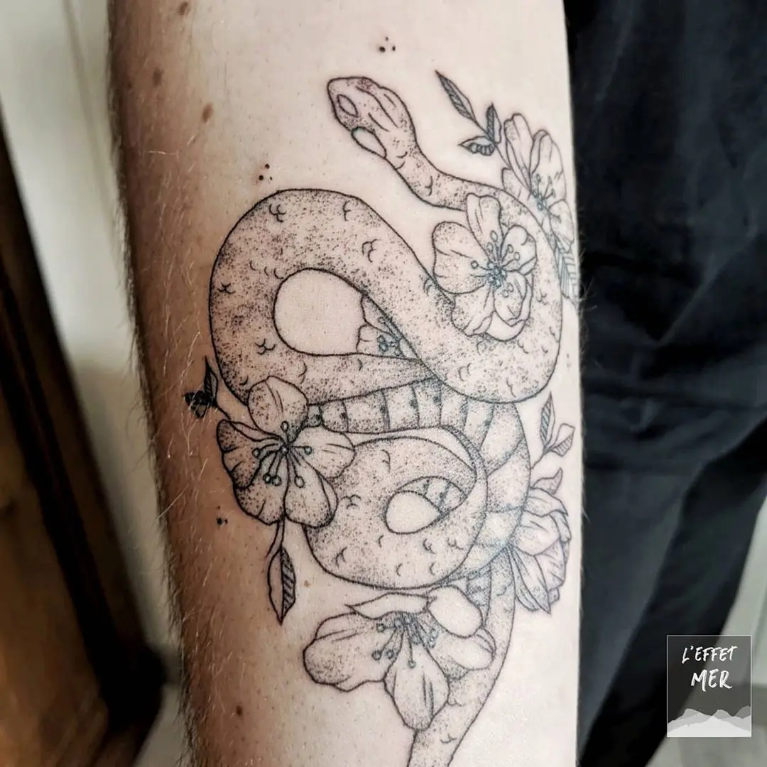 Galerías de Tatuajes Increíbles 28 2020.06.23 2 of 2 ✨ Troooop contente davoir tatoué ce premier serpent personnalisé Si vous auss