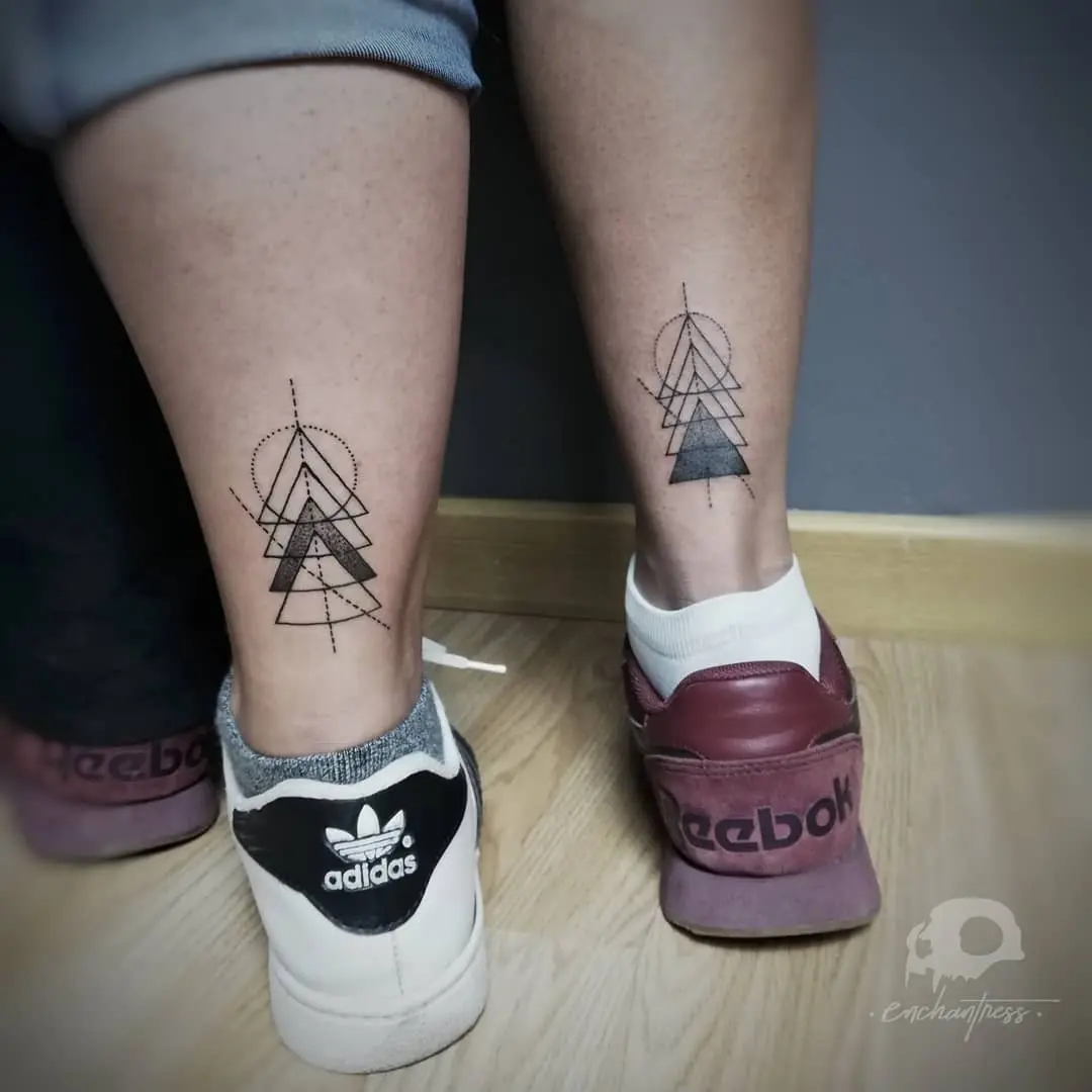 Galerías de Tatuajes Increíbles 9 A N G I E B E R N A L S. 2020.08.07 1 of 3 H e r m a n o s 😊 @johnnyrincon @a.m.ar . . . geometrictattoos lineworktatt