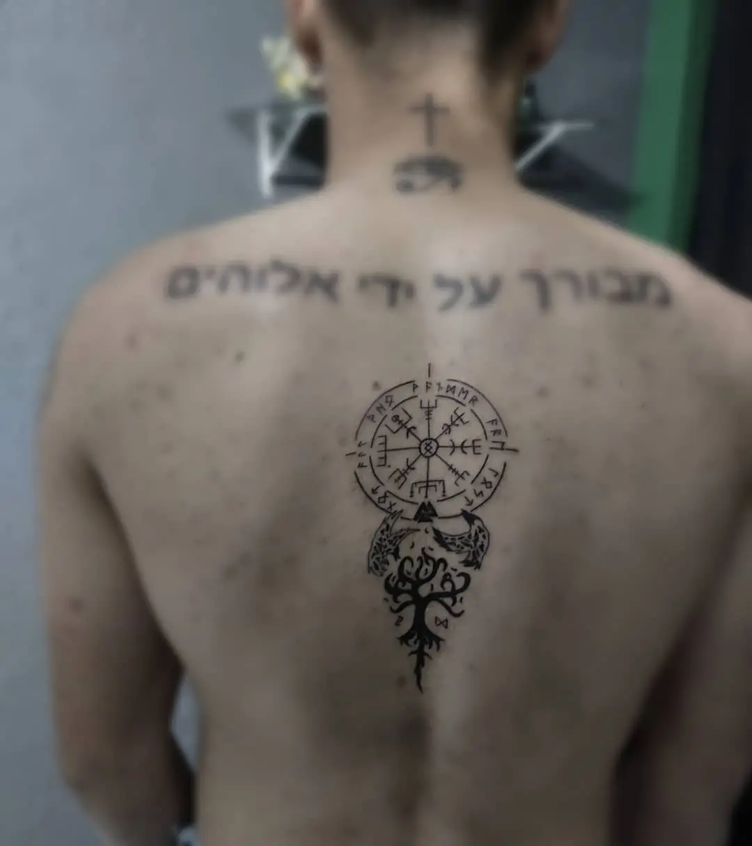 Galerías de Tatuajes Increíbles 34 Eduardo Estevam 2020.08.08 bússola viking 🧭 . . . . . . . . . tattoo tattooart tattoolife tatuagem ta