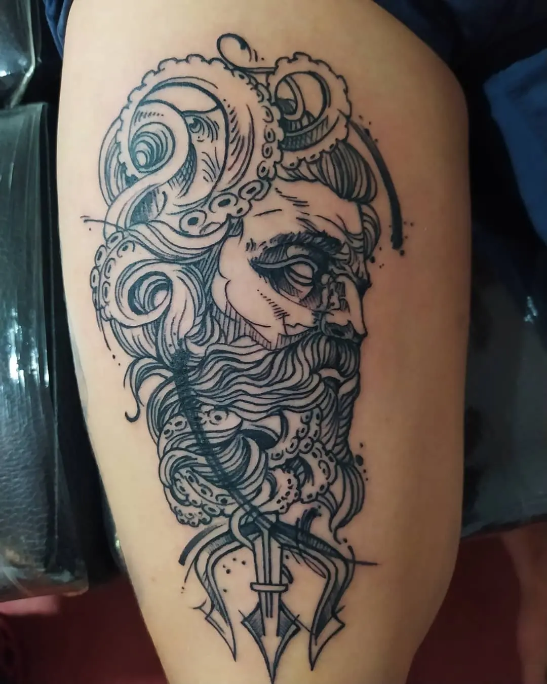 Galerías de Tatuajes Increíbles 71 Elberth 2020.08.04 Poseidon 🔱🌊 linealtattoo tattoolife inked tatuadoresdecolombia colmbiaink