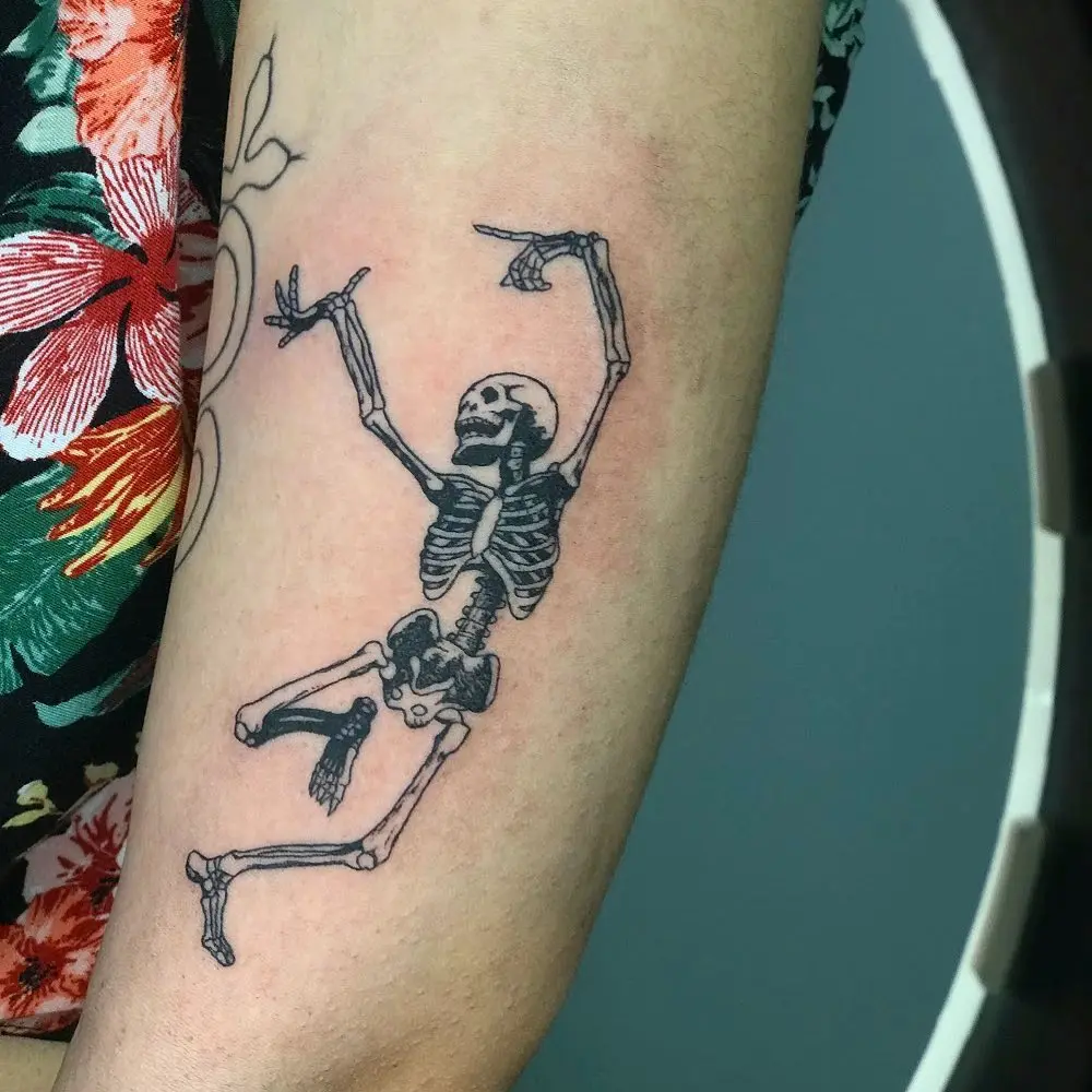 Galerías de Tatuajes Increíbles 106 Jhoan Stiven 2020.08.04 𝔻𝕒𝕟𝕔𝕚𝕟𝕘 𝕚𝕟 𝕥𝕙𝕖 𝕞𝕠𝕠𝕟𝕝𝕚𝕘𝕙𝕥🌙 • • • • linealtattoo tattoolin 1