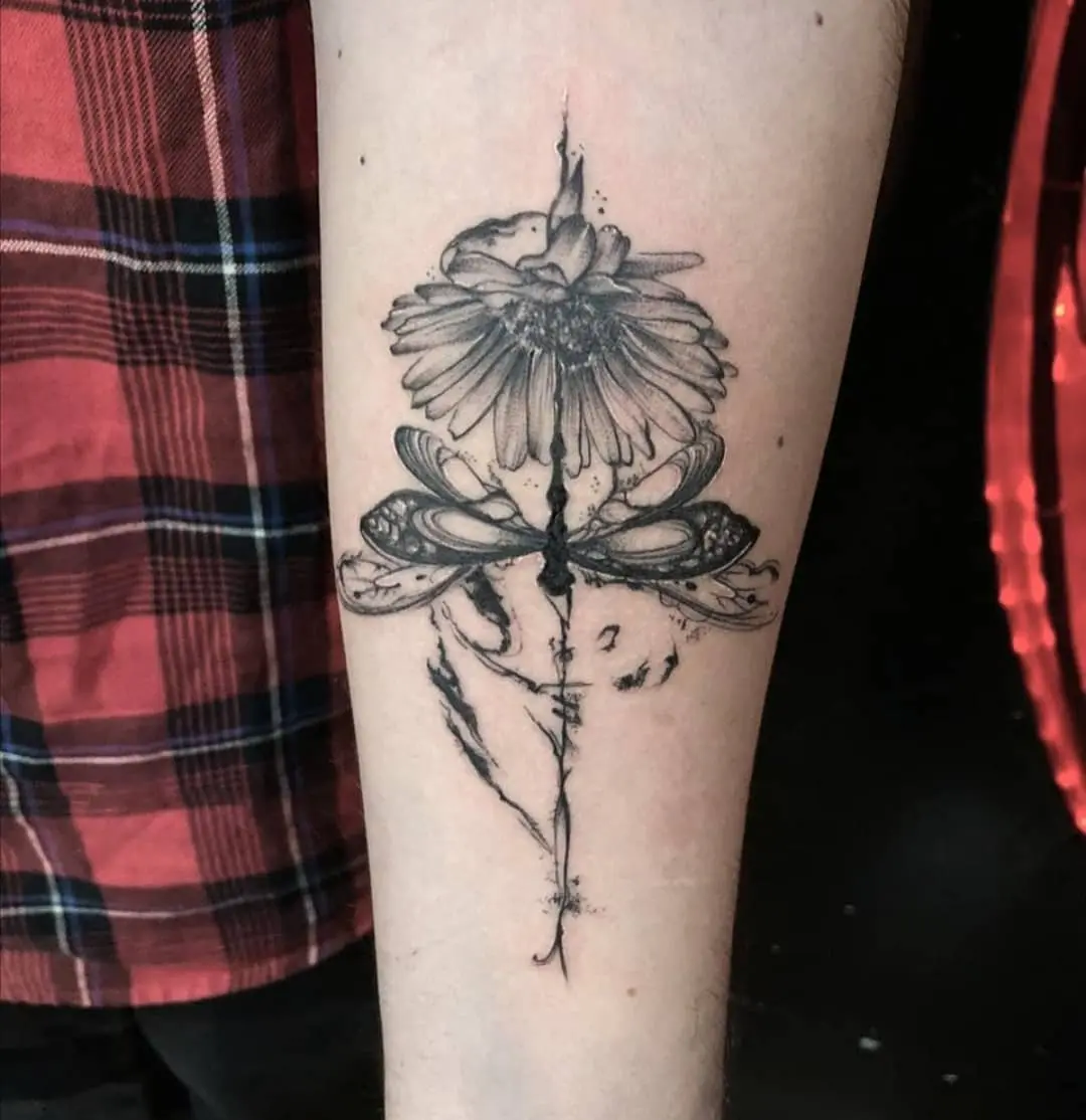 Galerías de Tatuajes Increíbles 40 KAORY ENDO ♡ 2020.08.08 . 𝔇𝔯𝔞𝔤𝔬𝔫 𝔣𝔩𝔶 . . . artwork artillustration dragonfly dragonflytatto