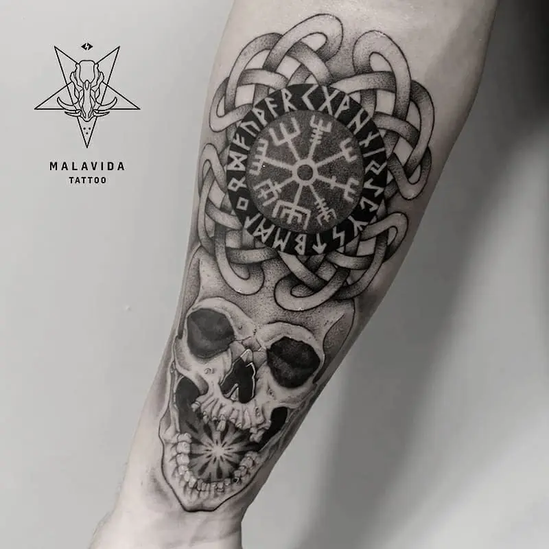 Galerías de Tatuajes Increíbles 61 Martín González BOGA 2020.08.08 1 of 2 Nordic skull. Realizado en @malavida.murcia con materiales @creative.totalcolour