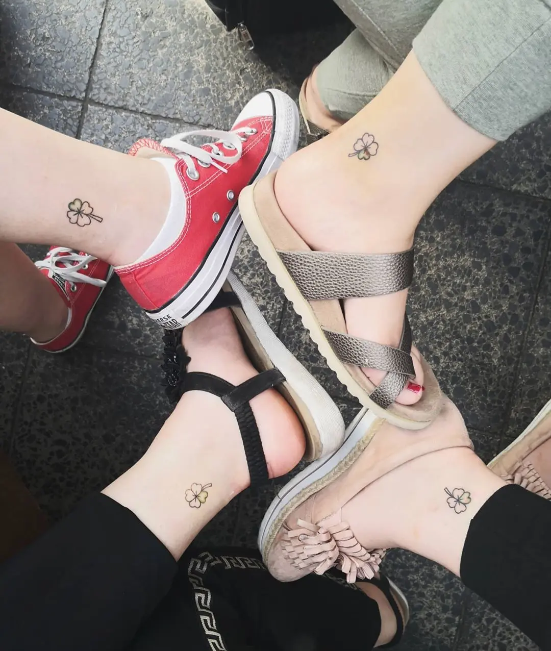 Galerías de Tatuajes Increíbles 42 Natalia 2020.07.24 Pamiątka na całe życie 😍🍀 pumeksemniezejdzie 😂 bestiesgoals tattoo frien