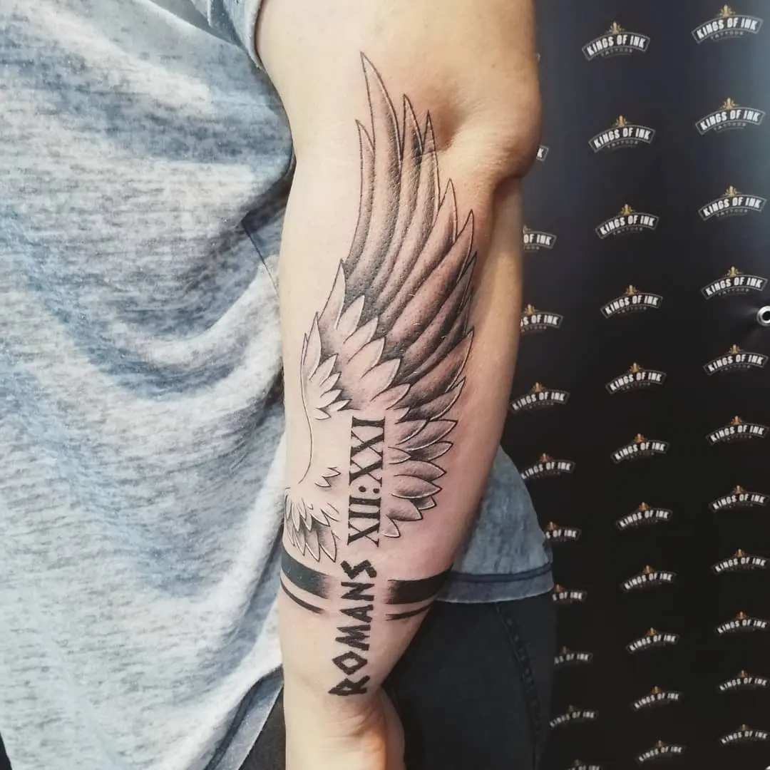 Galerías de Tatuajes Increíbles 80 T. H●●k 2020.06.27 Memorial piece done today 🖤 @kingsofink wingstattoo romantattoo romannumera