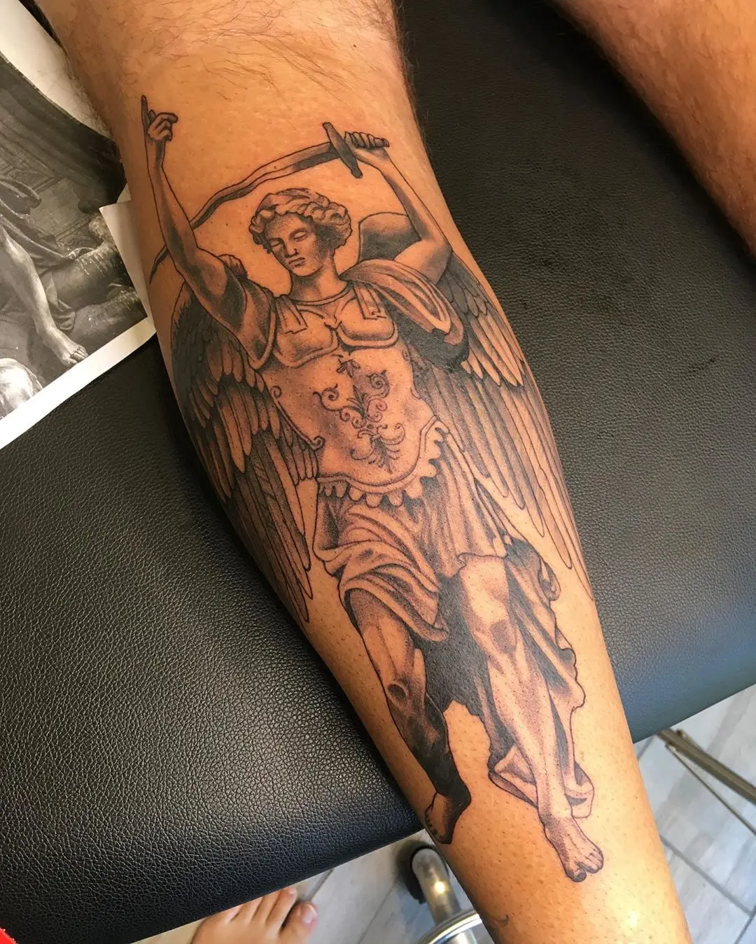 Galerías de Tatuajes Increíbles 83 Tattoo Artist Gloucester 2020.07.19 1 of 3 Today’s tattoo romantattoo angelgabrieltattoo angelgabriel blackandgreytatto