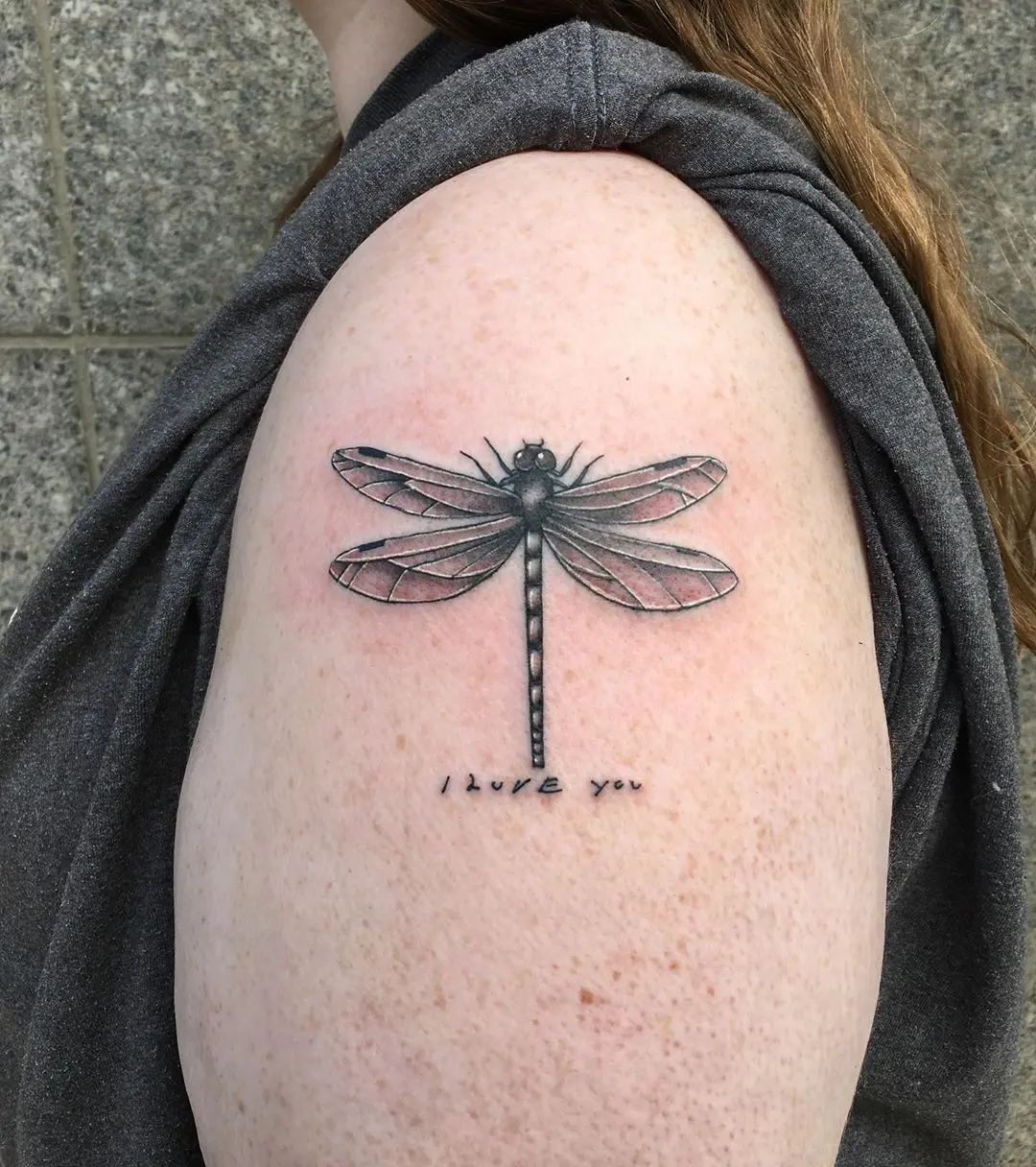 Galerías de Tatuajes Increíbles 74 Tess Amelia 2020.08.09 Dragonfly with her grandma’s handwriting. Thanks again Lauryn ❤️ tattoo drago