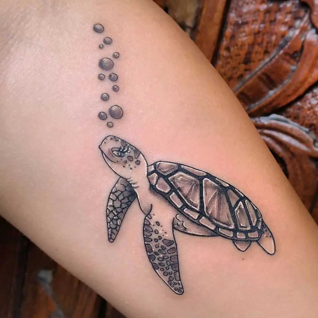 Galerías de Tatuajes Increíbles 89 𝔾𝕠𝕝𝕕 𝕊𝕚𝕝𝕧𝕖𝕣 𝕋𝕒𝕥𝕥𝕠𝕠 2020.09.11 1 of 2 Das doppelte Schildkrotchen gestochen von @mileytattooartist unter anderem auf @