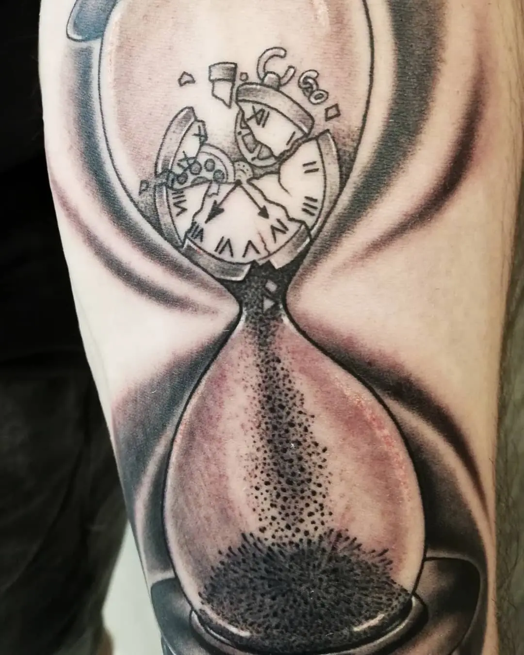 Galerías de Tatuajes Increíbles 40 Asgard Tattoo Studio 2020.06.28 2 of 2 Tegnap keszult ✌️ 😎 ⏳ sandclock sandclocktattoo tattoo tattooformen armta