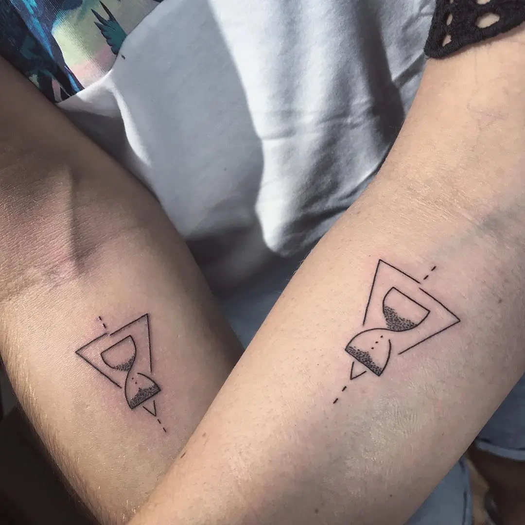 Galerías de Tatuajes Increíbles 47 Dala Dalma 2019.06.25 Smallies ⏳ sandclocktattoo minimaltattoo lineworktattoo smalltattoo tinytat