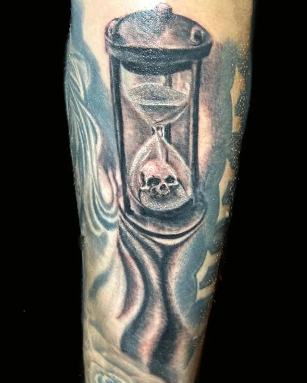 Galerías de Tatuajes Increíbles 48 Darío Sativo 2020.07.22 1 of 2 Filler Tattoo tattoo sandclocktattoo clocktattoo sandclock fillertattoo ta