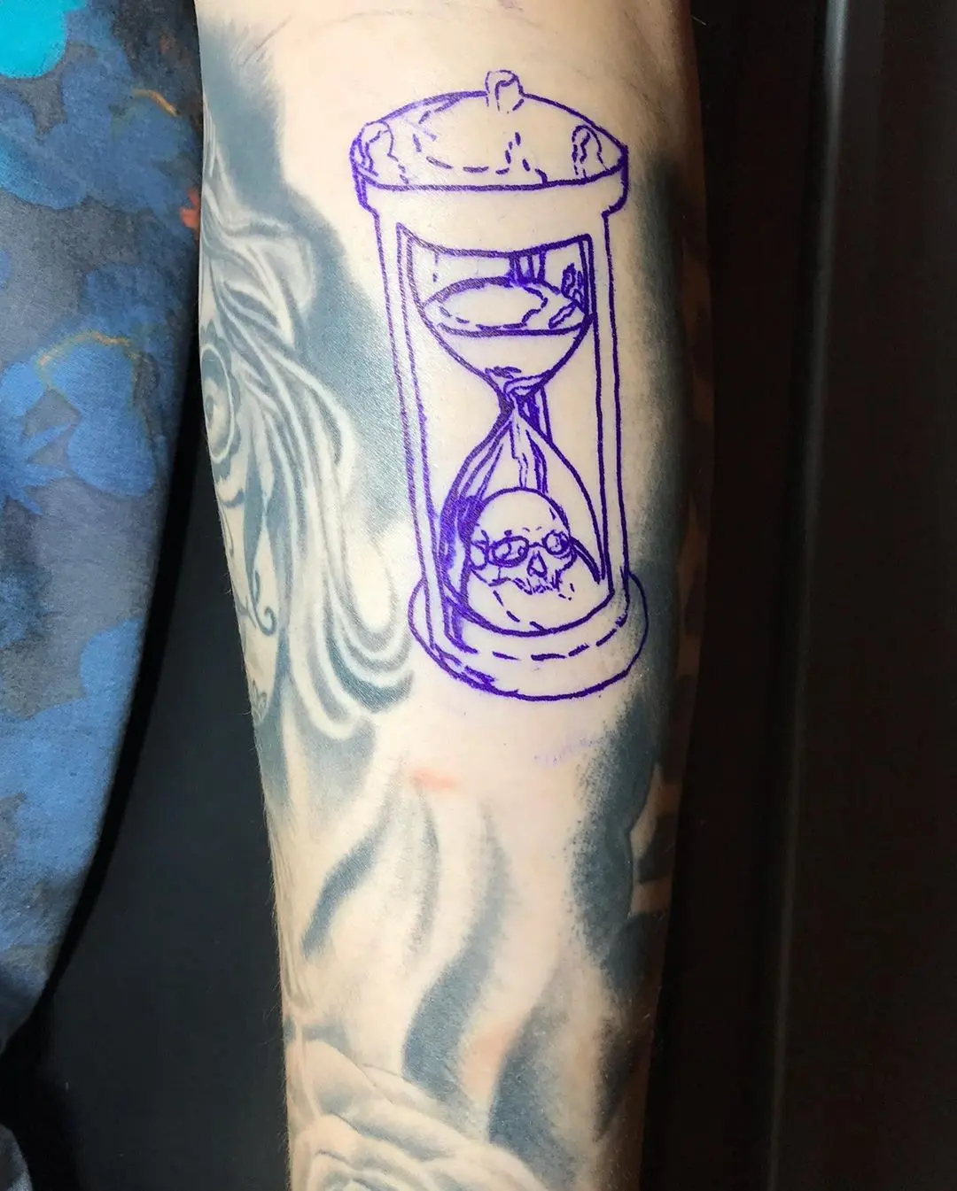 Galerías de Tatuajes Increíbles 49 Darío Sativo 2020.07.22 2 of 2 Filler Tattoo tattoo sandclocktattoo clocktattoo sandclock fillertattoo ta