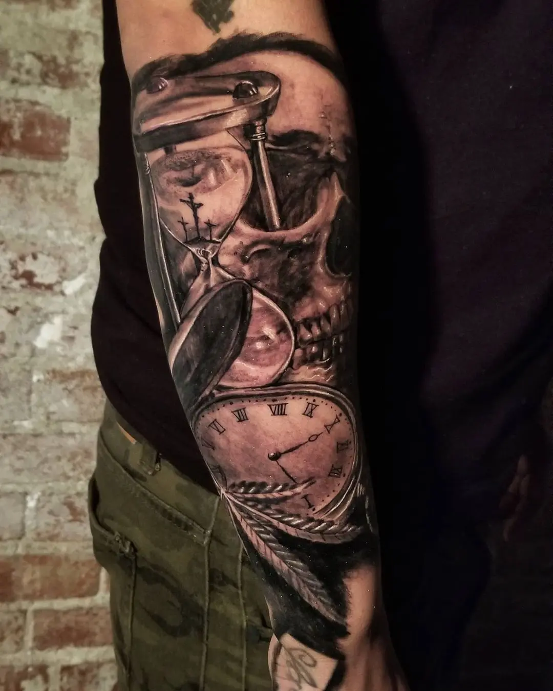 Galerías de Tatuajes Increíbles 59 Gerardo Galvan 2020.07.15 3 of 3 ⏱💀⏳🌱First session on Gottis sleeve. Cant wait to get back to this project. ⏱