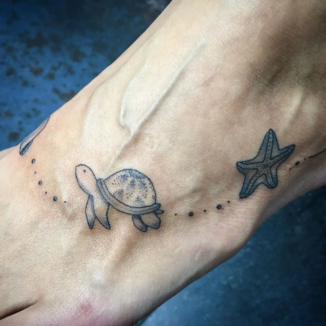 Galerías de Tatuajes Increíbles 54 Melly 2020.09.10 2 of 4 Sweet tropical friendship tattoo for lovely Inka 🥰 Thank you for your trust and
