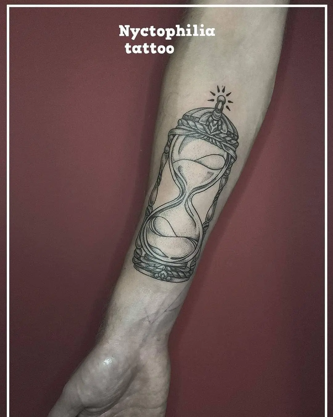 Galerías de Tatuajes Increíbles 81 Nyctophilia tattoo 2020.08.15 Smelio laikrodis 🖤 Tattoo done by Renaldas Daugiau Renaldo darbu galite rasti
