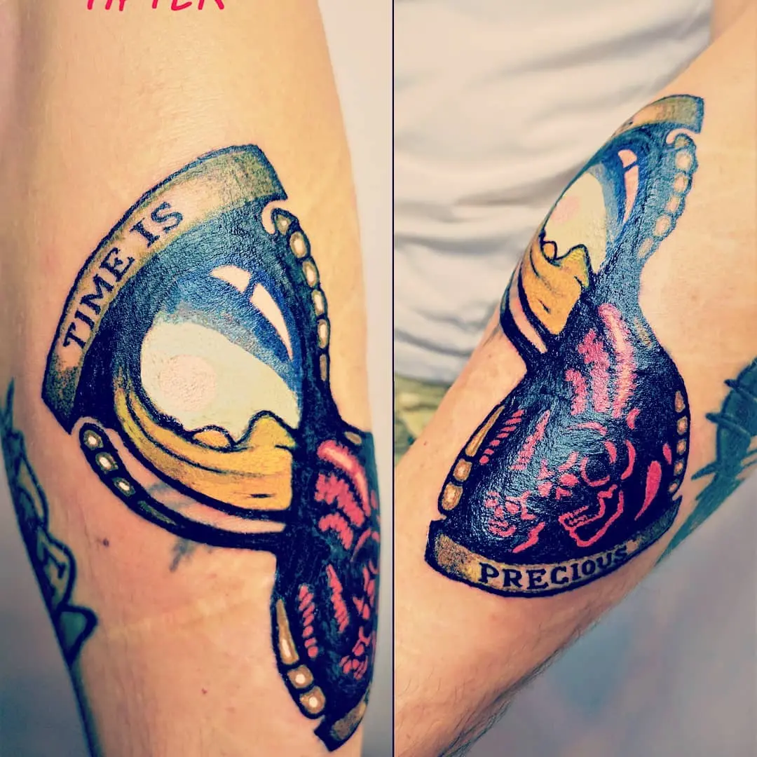 Galerías de Tatuajes Increíbles 14 Tony Montana 2020.08.23 1 of 2 Мій перший cover up. Перекрив стару саламандру таким кольоровим пісочним годинни