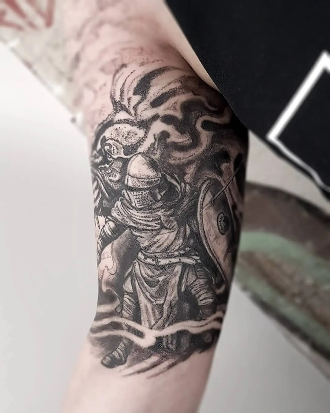 Galerías de Tatuajes Increíbles 20 Chris Spence 2020.12.10 2 of 4 Lion and Knight inner bicep fun project. Thank you Anna for the trust lio