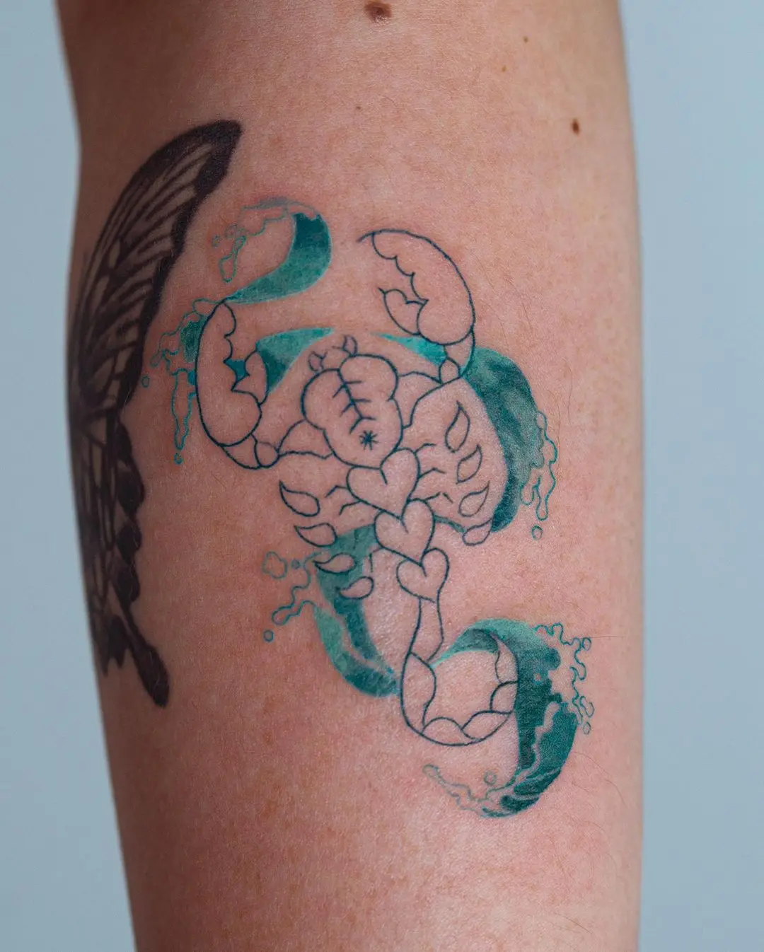 Galerías de Tatuajes Increíbles 19 Darlyn 2020.12.12 1 of 2 Scorpion💧 도안을 요청해주셔서 주문제작 해드렸습니다😊 물이 사주에 없다며 물을 요청해주신 손님🙏 즐겁게 작업했습니다