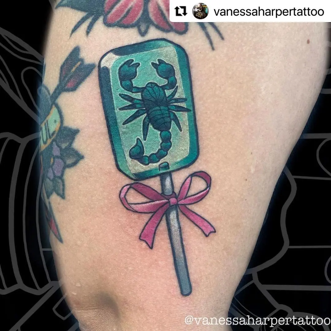 Galerías de Tatuajes Increíbles 22 Endless Summer Tattoo 2020.12.12 Repost @vanessaharpertattoo ・・・ Loved making this scorpion pop for @tiff r tre
