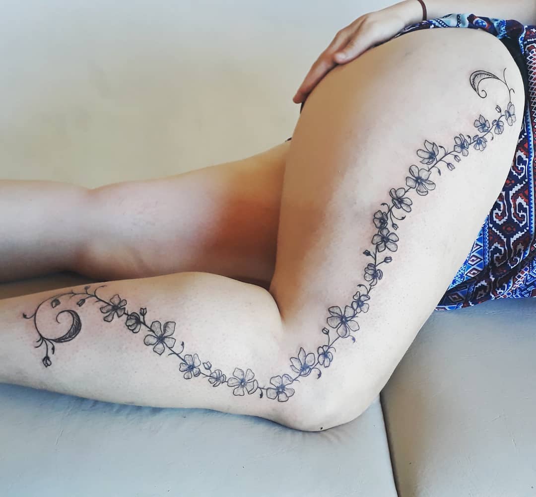 57 Tatuajes de Enredaderas Maravillosos 5 enredadera tattoo grande
