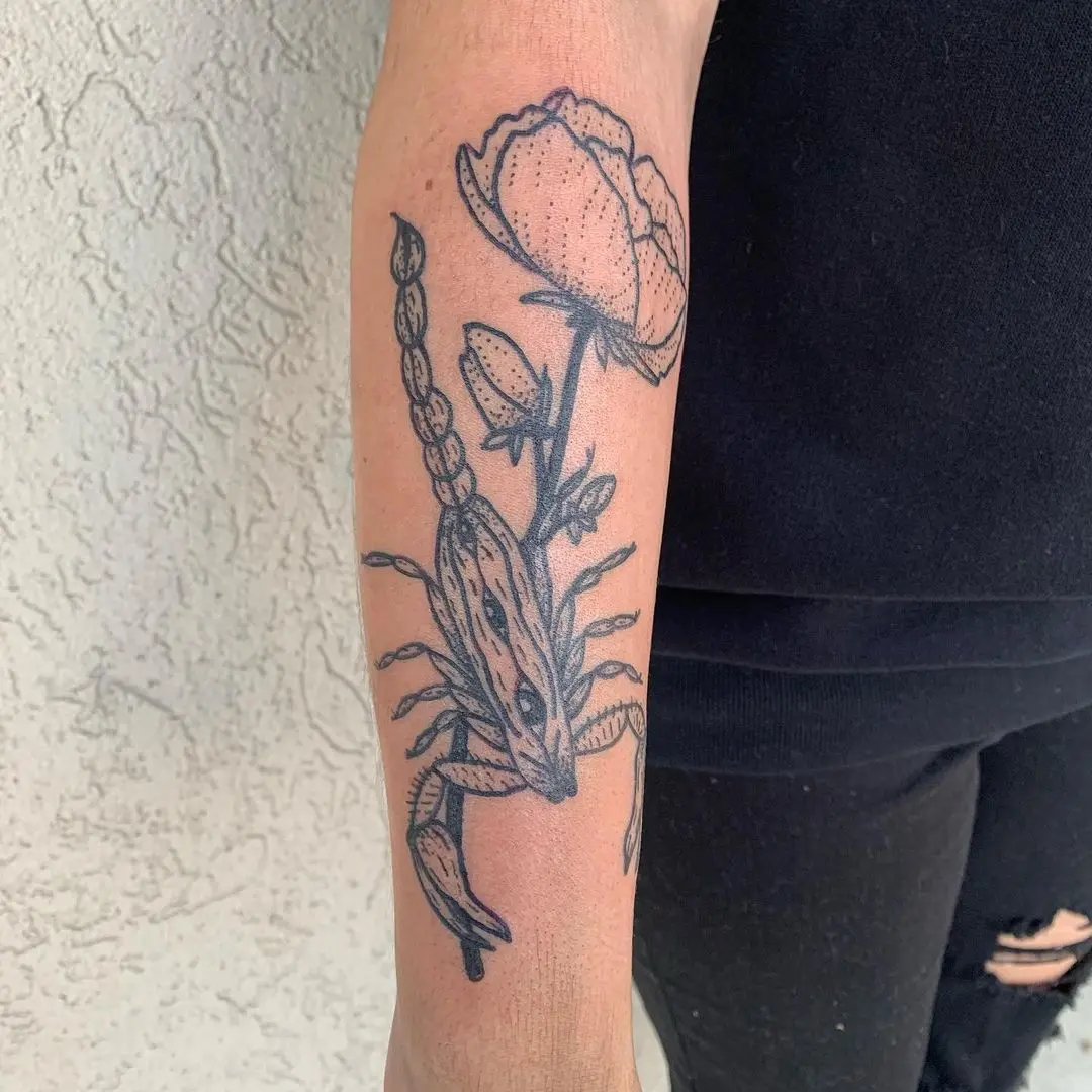 Galerías de Tatuajes Increíbles 40 Rebecca Tattoo Artist 2020.12.13 1 of 2 Floral scorpion 🦂 🌸 Done today at @saint and sinners ❤️ thanks for coming in a