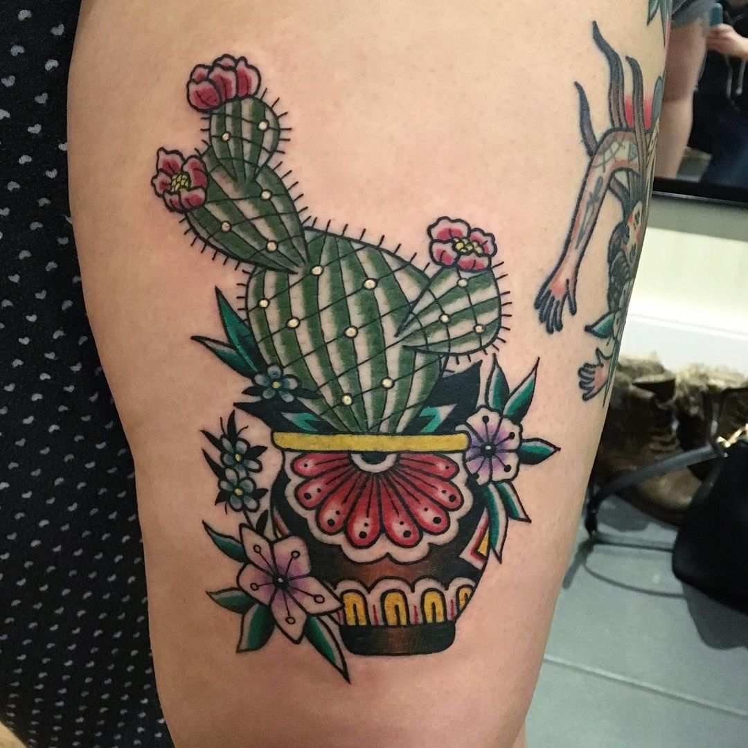 44 Tatuajes de Cactus Estupendos 3 Studio Gus Tattoo 2020.12.31 Cactus tatoue avant le confinement par @louloutatoueur. Pour une consultation